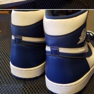 Nike air Jordan retro 1s
